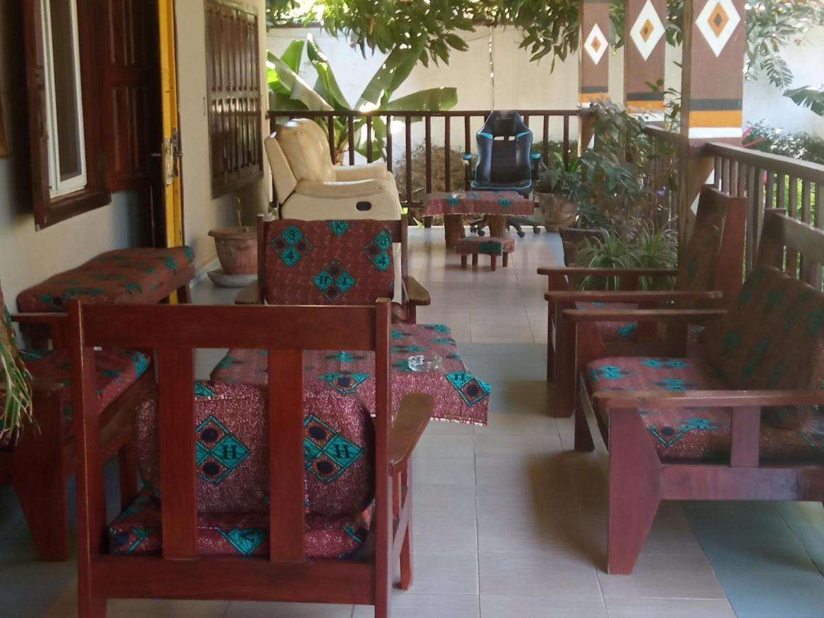 Casa Hotel Sinkiling Gambia Serrekunda Exterior foto
