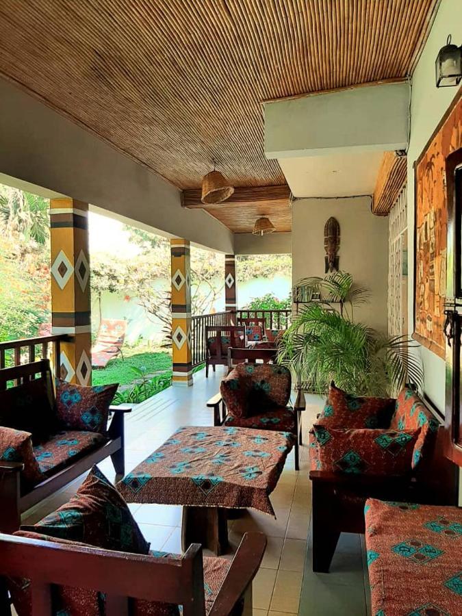 Casa Hotel Sinkiling Gambia Serrekunda Exterior foto