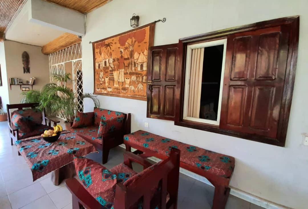 Casa Hotel Sinkiling Gambia Serrekunda Exterior foto