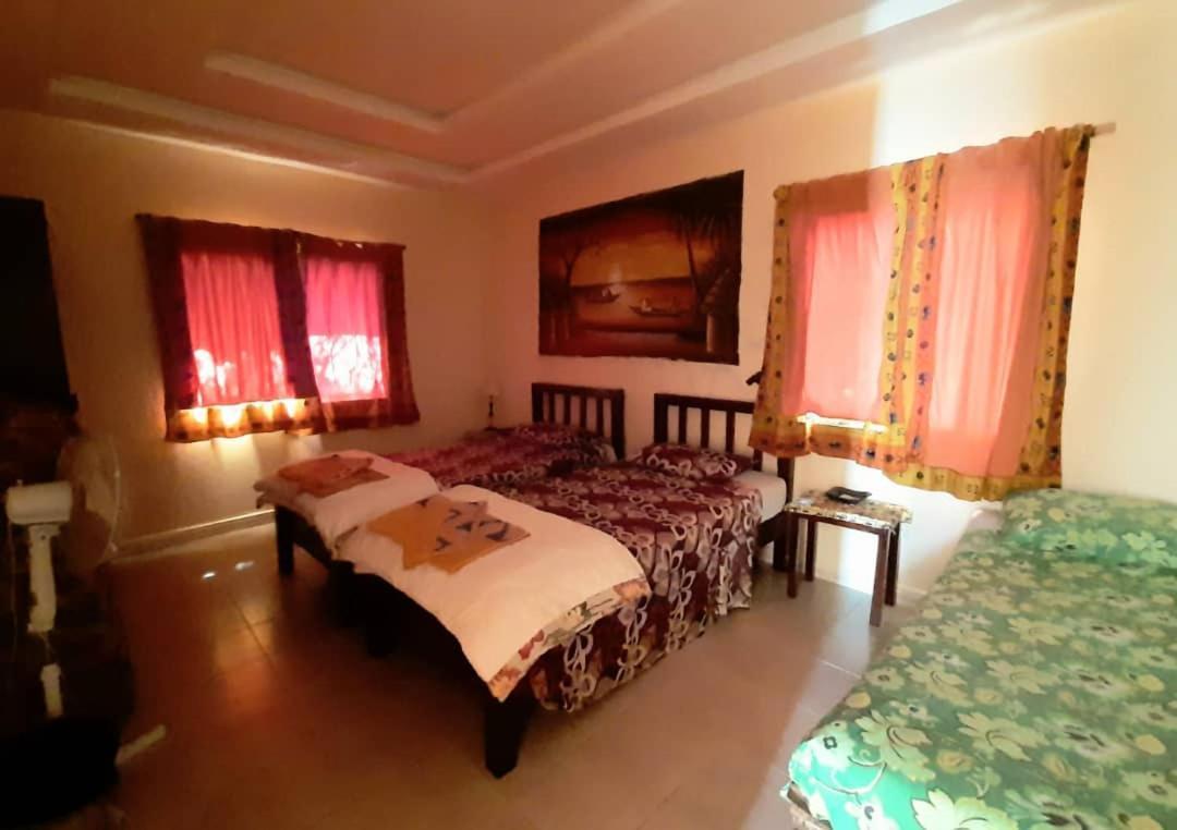 Casa Hotel Sinkiling Gambia Serrekunda Exterior foto